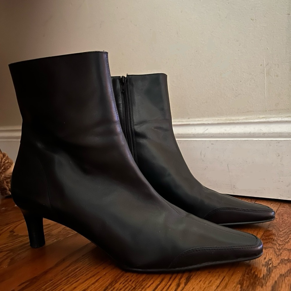 Vintage LOFT Genuine Leather Black Heeled Ankle Boots